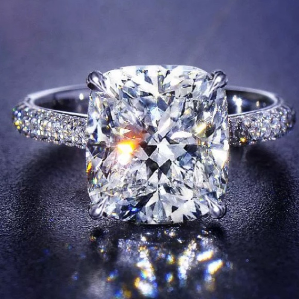 Cushion cut sterling silver ring - Picture 1 of 4